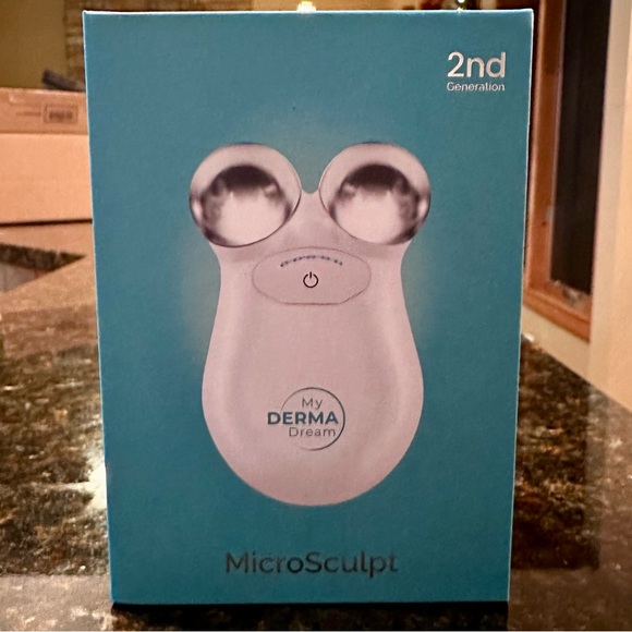 NIB My Derma Dream MicroSculpt Facial Sculpting Device (2nd Gen) & 3 Serums 30mL - Picture 7 of 13
